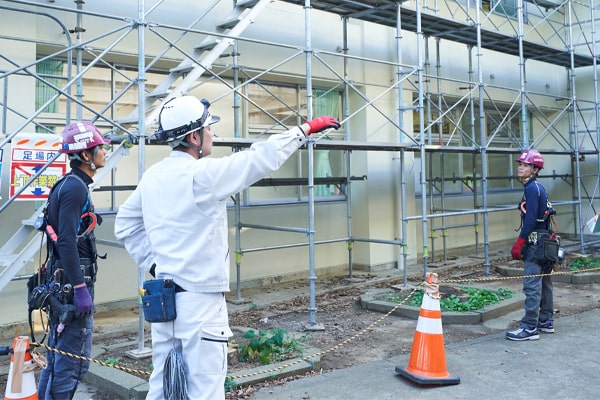 現場周辺の方々への説明、対応