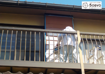 千葉市若葉区A様邸外構リフォーム・木製玄関ドアと戸袋の塗り替え塗装